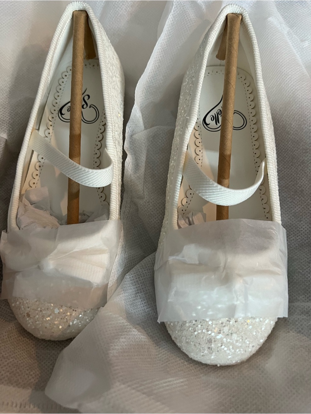 Girls White Glitter Dress Shoes with Pearl Bow kids size 11